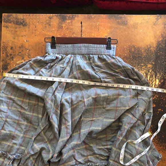 Plaid Fall Midi Skirt Frayed Size Small
Fall skirt - Picture 8 of 13